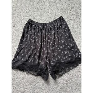 NWT Aerie Love this moment Size XS Lounge Shorts Black/white Floral Lace accents